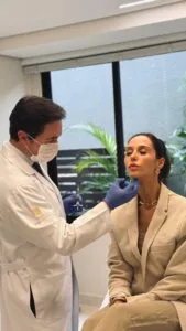 foto institucional da clínica de dermatologia estética em Curitiba, ambiente premium no Cabral